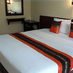 Standard Zimmer mit Kingsize-Bett